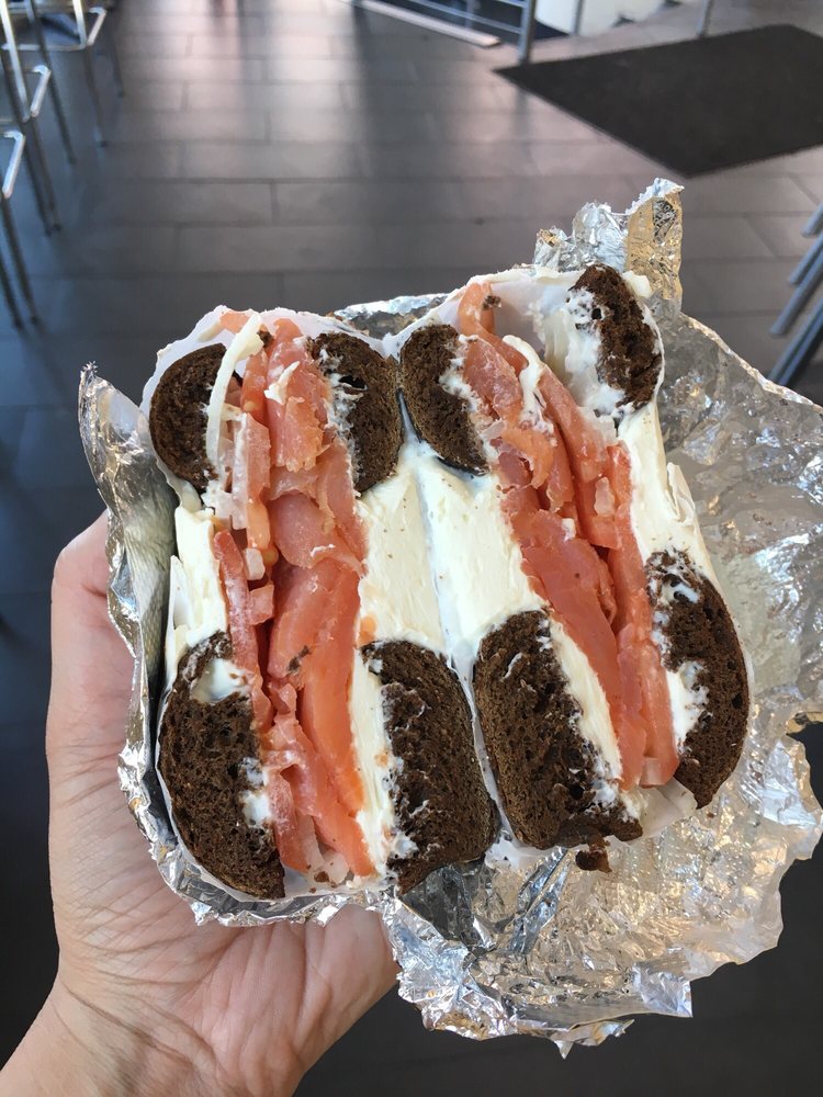 smoked salmon bagel image